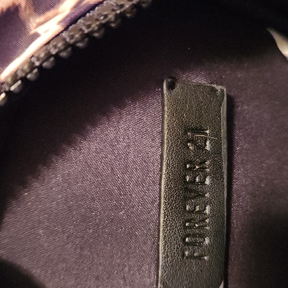 Forever 21 Leopard Print Crossbody Bag - Picture 3 of 9